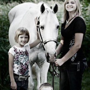 Meet your Posher, Kendra